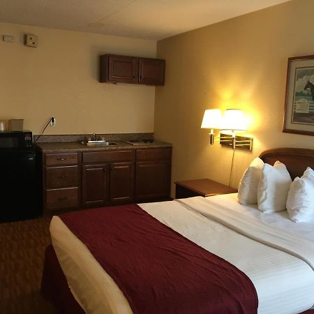 Econo Lodge Inn & Suites Radford-Blacksburg Area Exterior foto