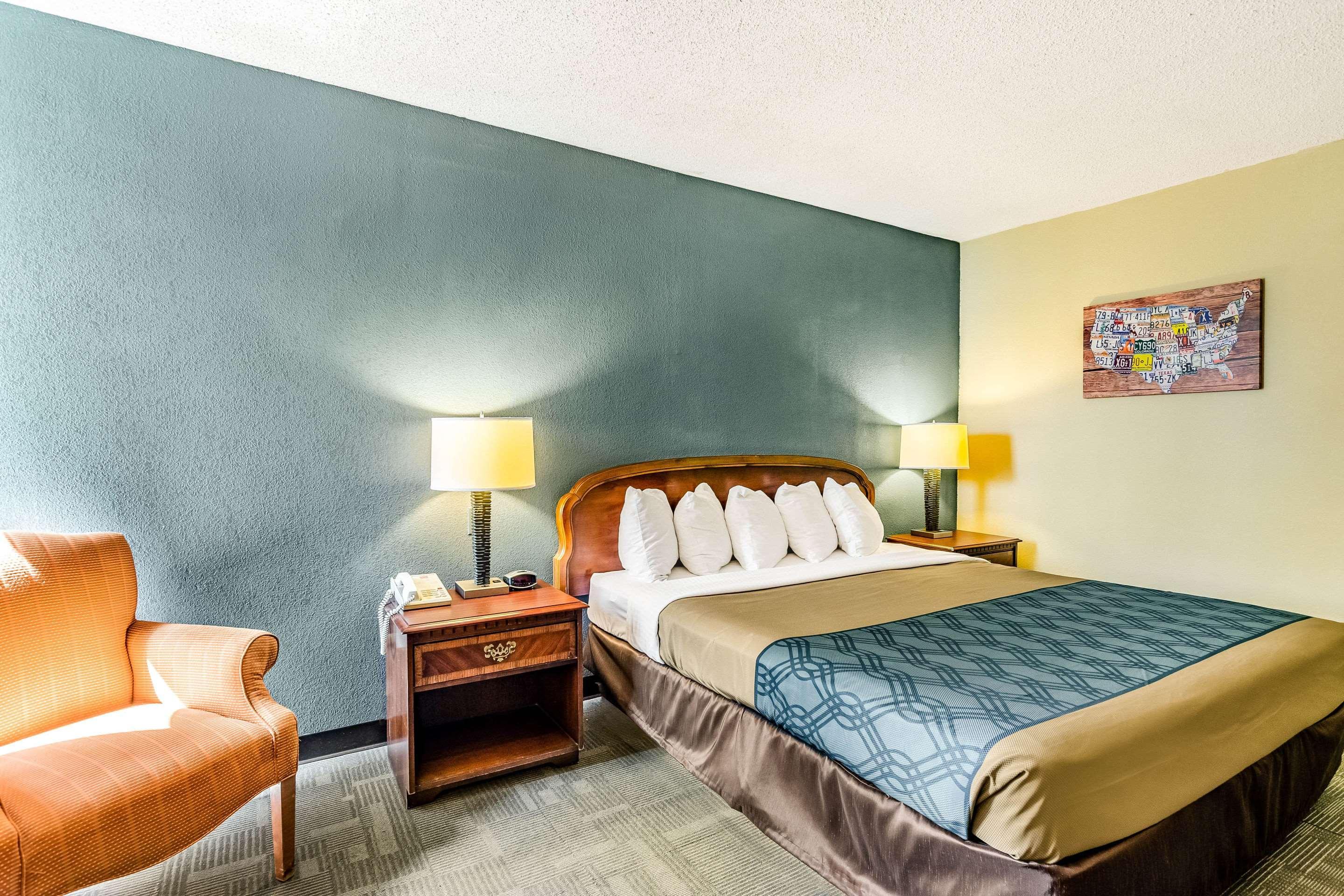 Econo Lodge Inn & Suites Radford-Blacksburg Area Exterior foto